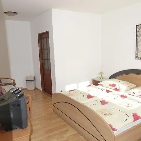 Dexter 3* Teplice