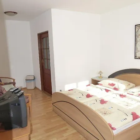 Dexter 3* Teplice